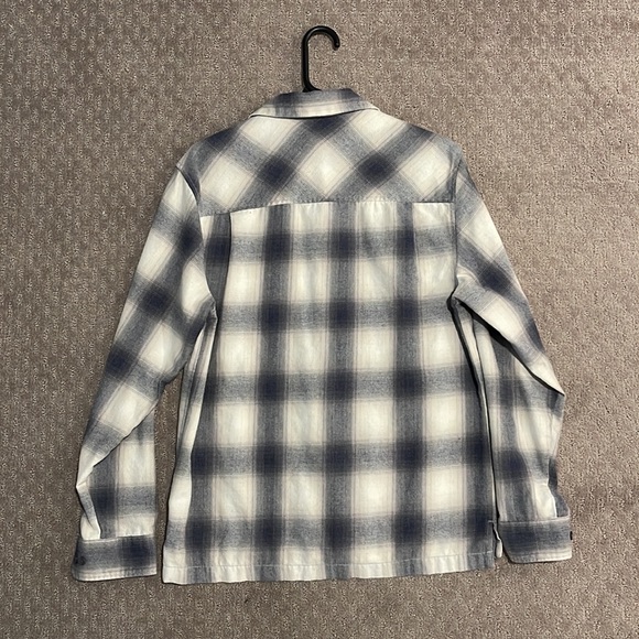 Camp Shirt • Standard/Cloth - Picture 8 of 9
